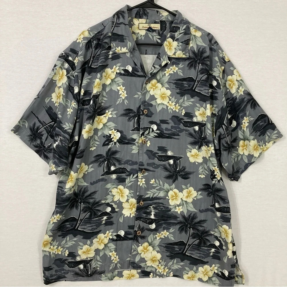 Tommy‎ Bahama 100% Silk Floral Short Sleeve Vacation Button Down XL